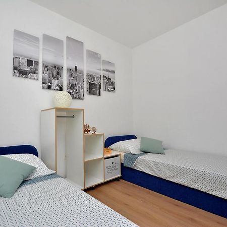 Apartment Wild Rose Podstrana Dış mekan fotoğraf