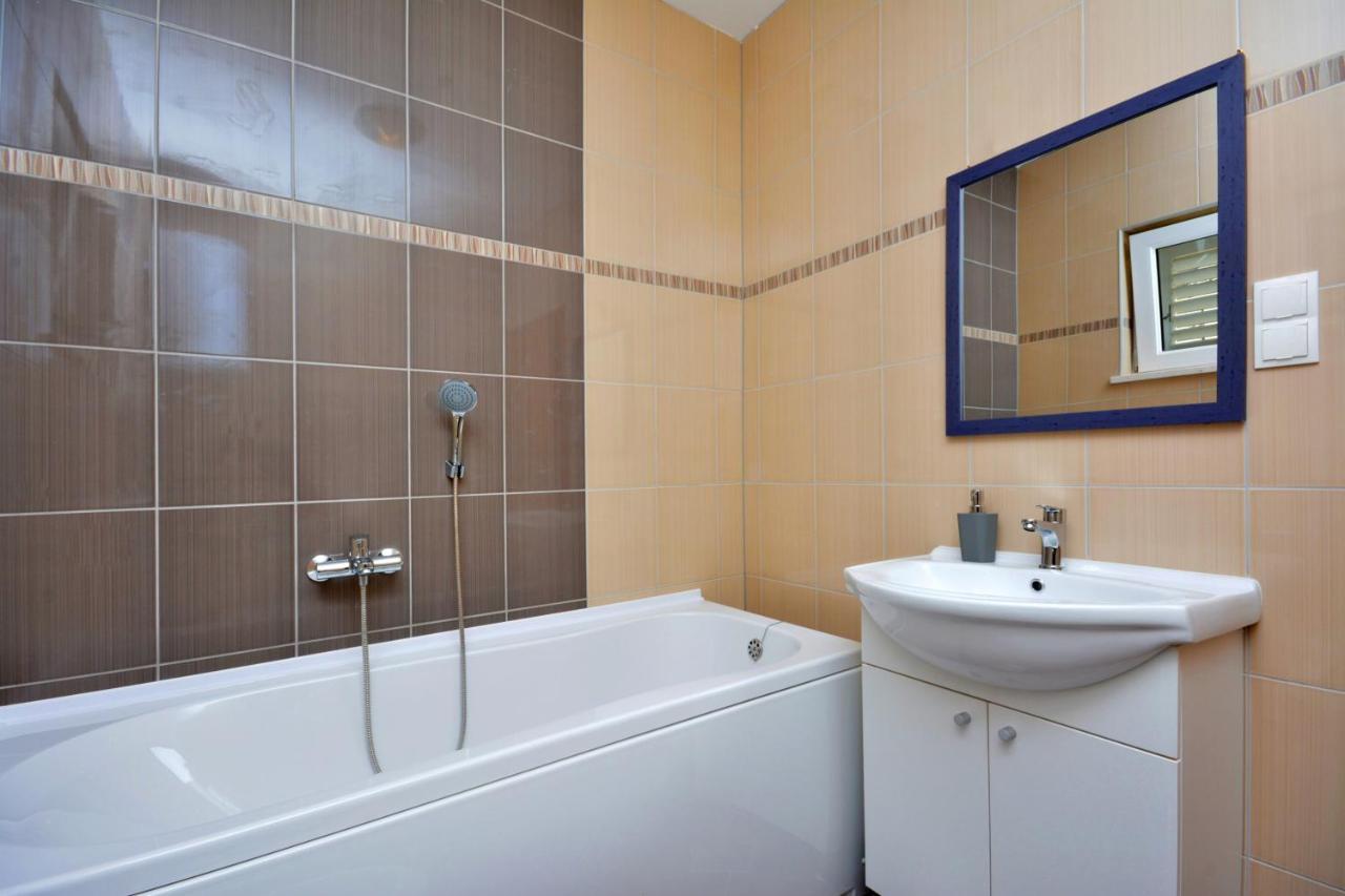 Apartment Wild Rose Podstrana Dış mekan fotoğraf