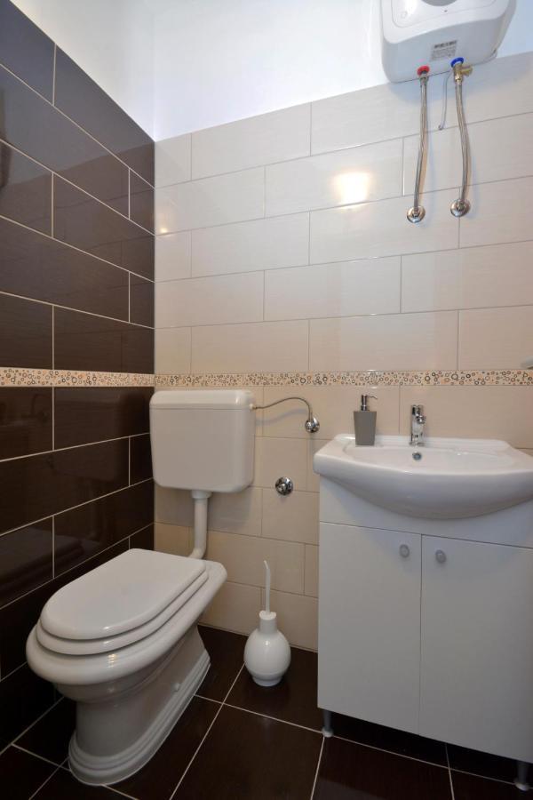 Apartment Wild Rose Podstrana Dış mekan fotoğraf