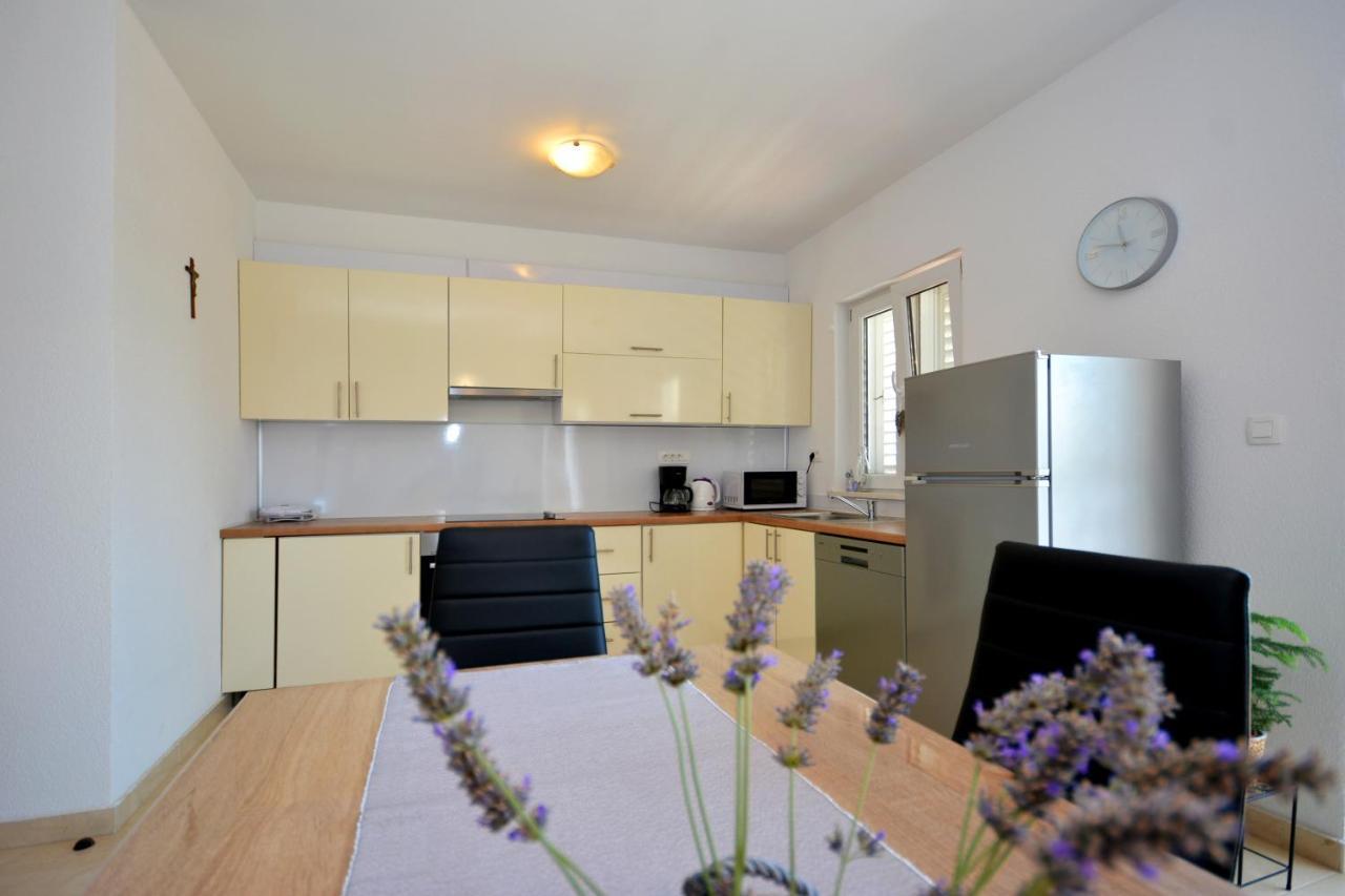 Apartment Wild Rose Podstrana Dış mekan fotoğraf